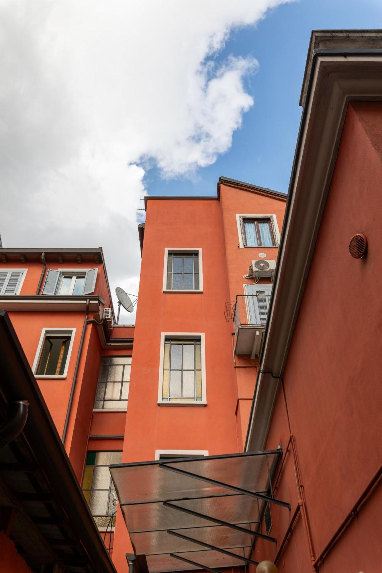 Casa 500 Family & Friends - M3 10 Minutes To Duomo Apartment