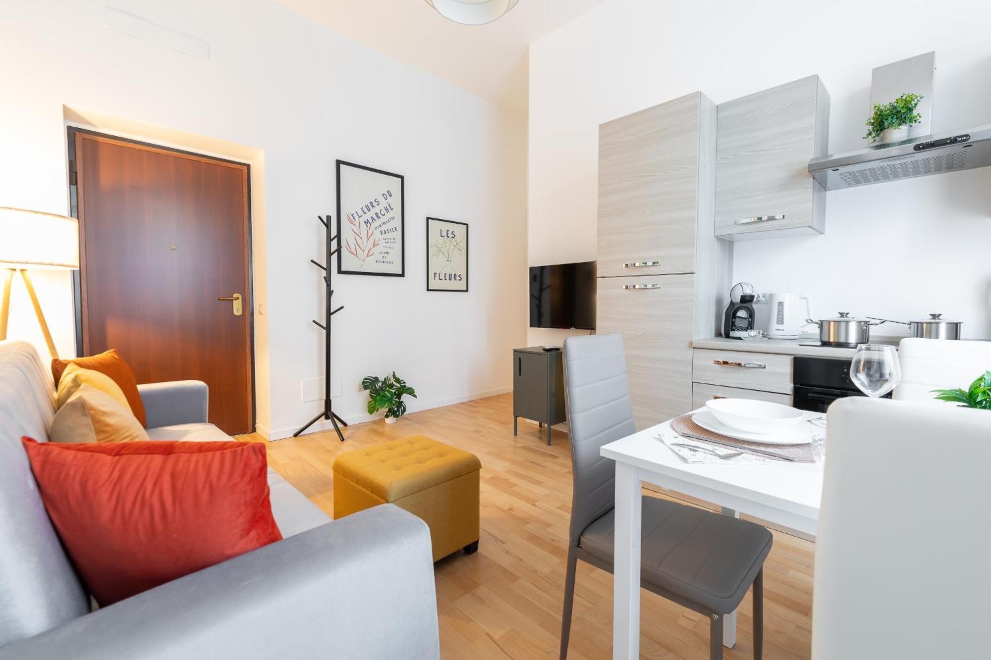 Apartment Casa 500 Family & Friends - M3 10 Minutes To Duomo